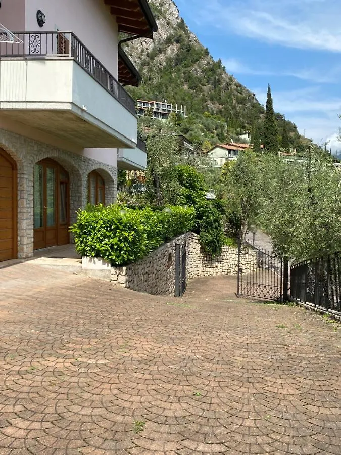 Villa Gianna Terrazza Лимоне-суль-Гарда
